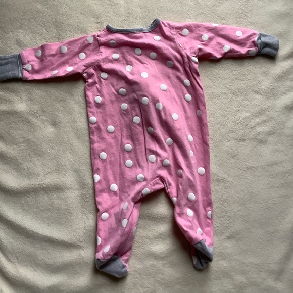 Gerber Pink Footed Sleeper With White Dots Newborn NB - Picture 3 of 3